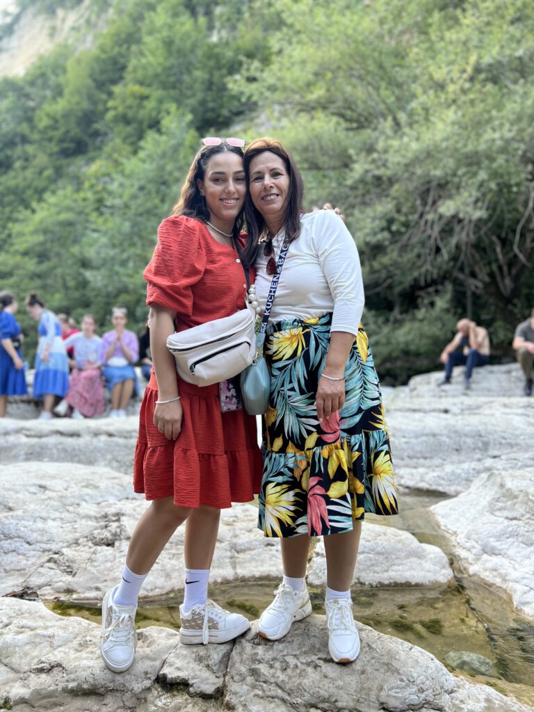 0126A056-B860-4BDA-BAD4-1F2E9141BF04