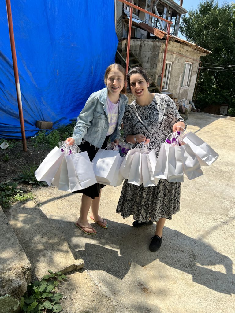 0AA8CB09-CBB0-48E8-B913-0705E3DB63EF