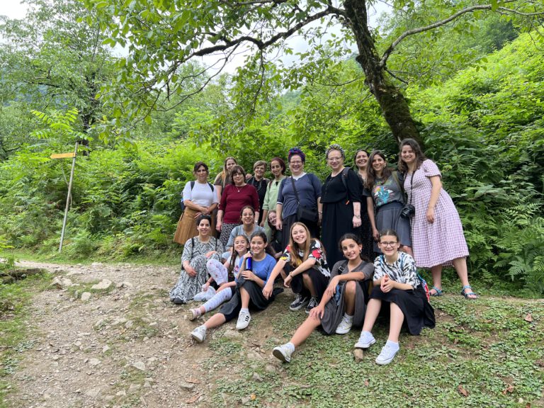 34C27893-7D42-4276-905B-226EDC9F906F